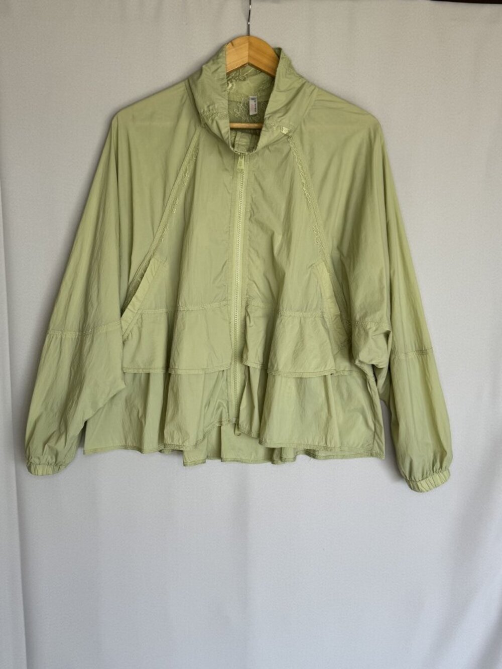Free People Movement Namaslay Green Ballon Sleeve Ruffle Hem Windbreaker Small
